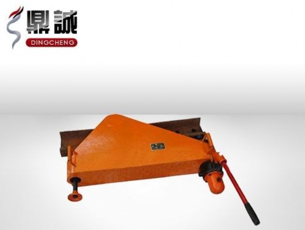 點(diǎn)擊查看詳細(xì)信息<br>標(biāo)題：垂直液壓彎軌機(jī) 閱讀次數(shù)：4376