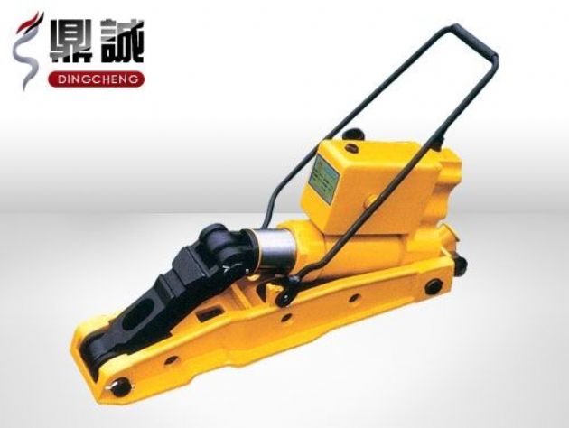 點(diǎn)擊查看詳細(xì)信息<br>標(biāo)題：液壓起撥道機(jī) 閱讀次數(shù)：4060