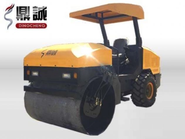 點(diǎn)擊查看詳細(xì)信息<br>標(biāo)題：4噸單鋼輪振動(dòng)壓路機(jī) 閱讀次數(shù)：12334