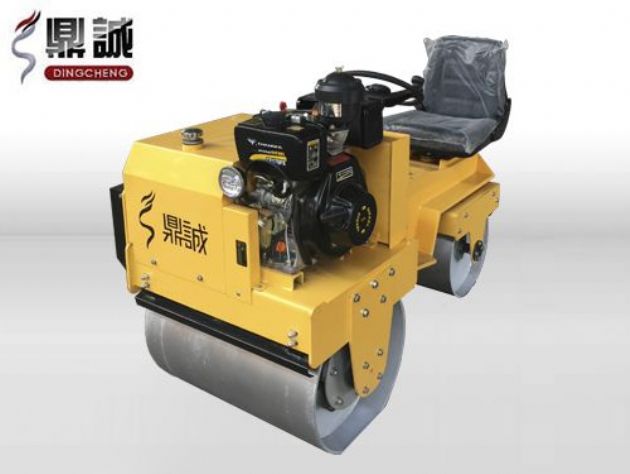 點(diǎn)擊查看詳細(xì)信息<br>標(biāo)題：DC850C座駕式壓路機(jī) 閱讀次數(shù)：13689